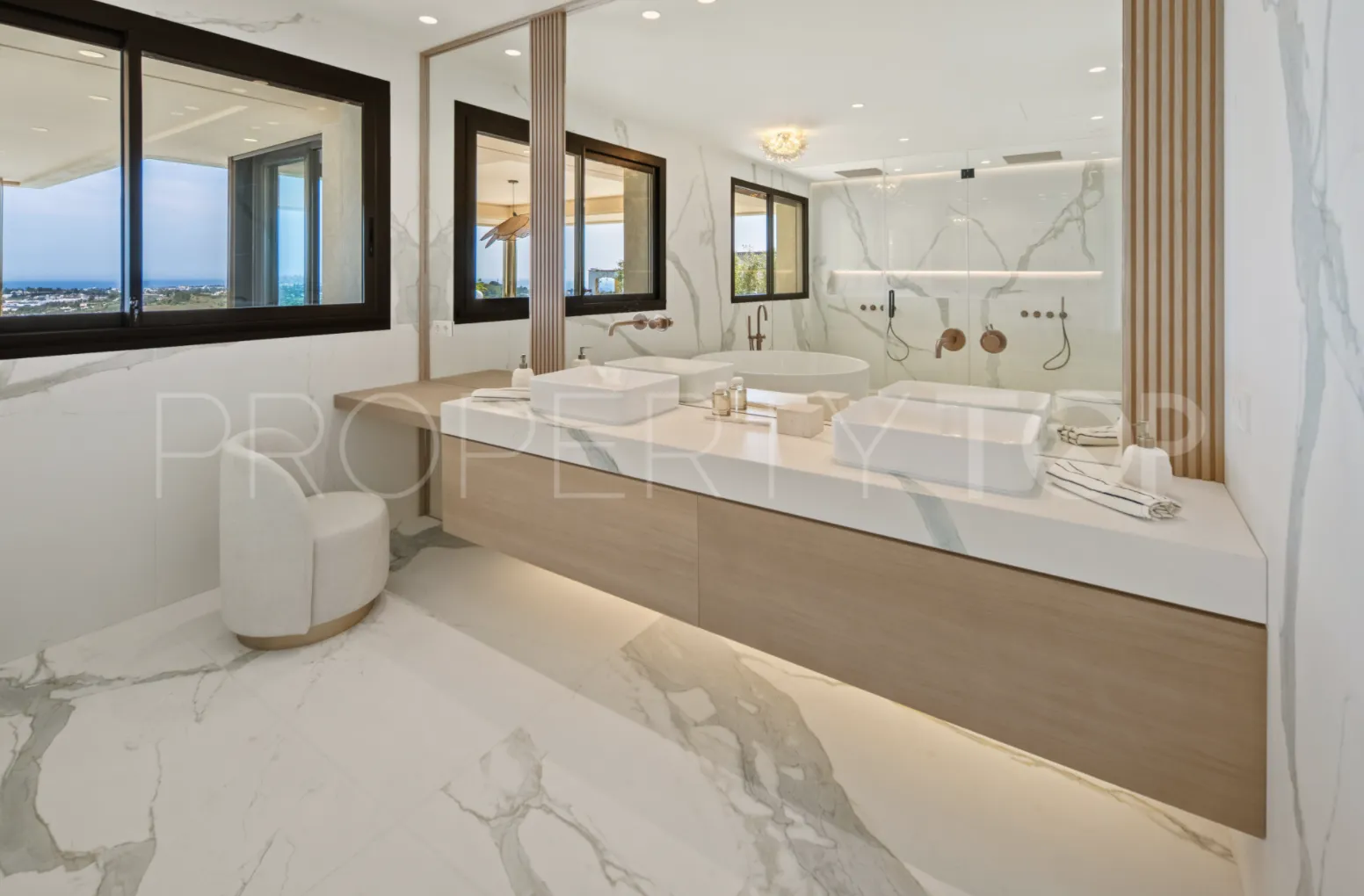 House for sale in Nueva Andalucia