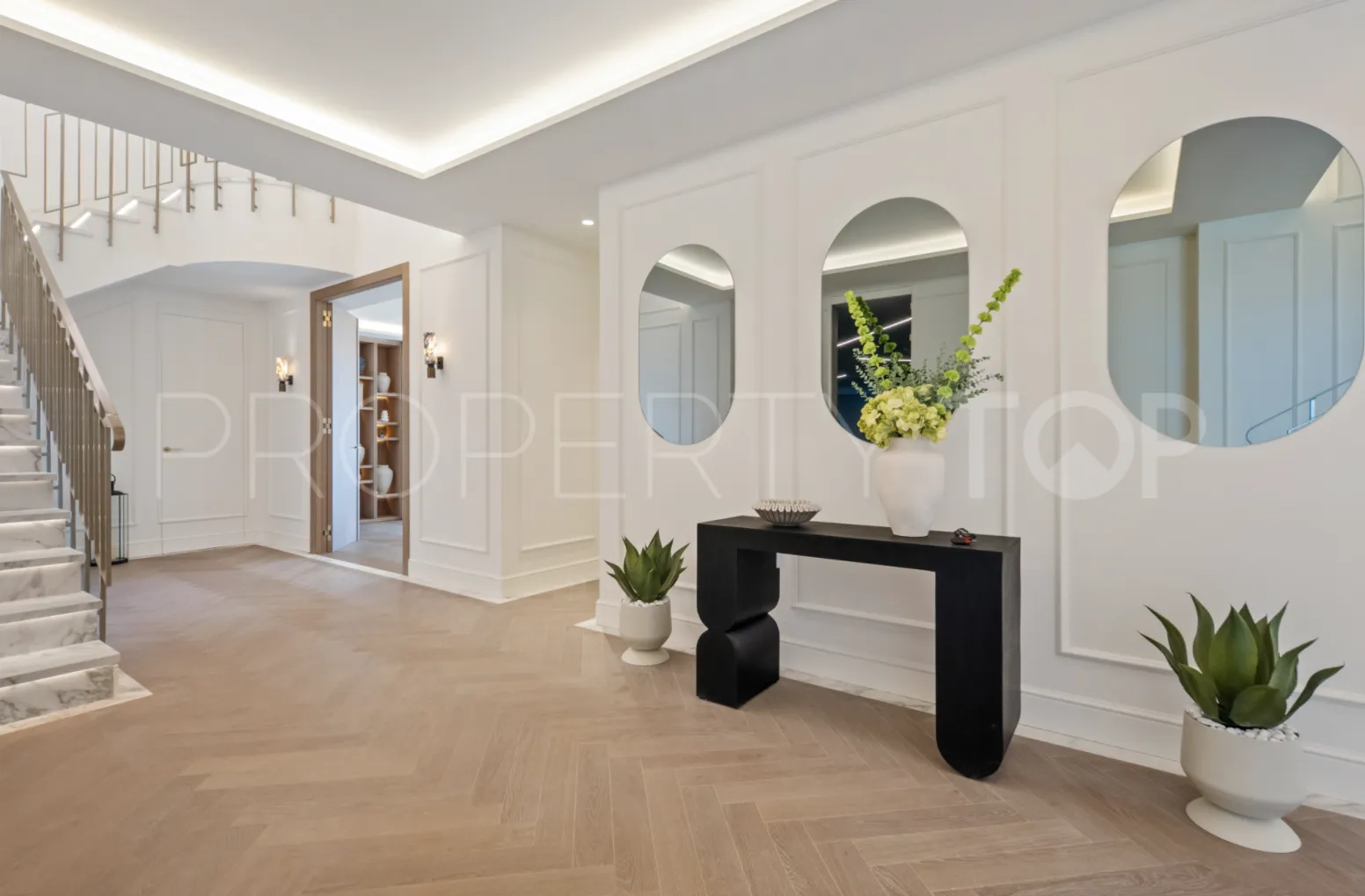 House for sale in Nueva Andalucia