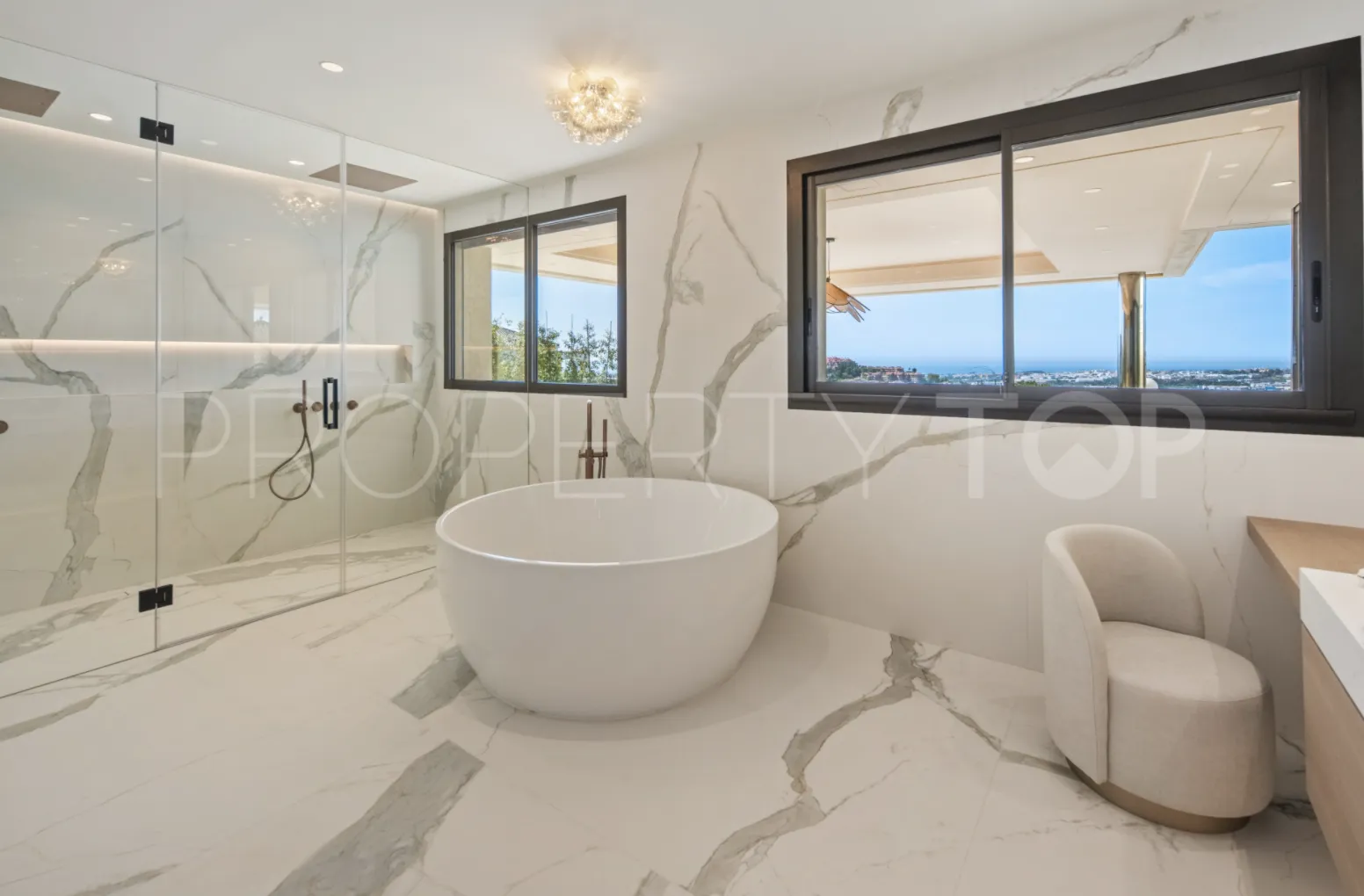 House for sale in Nueva Andalucia