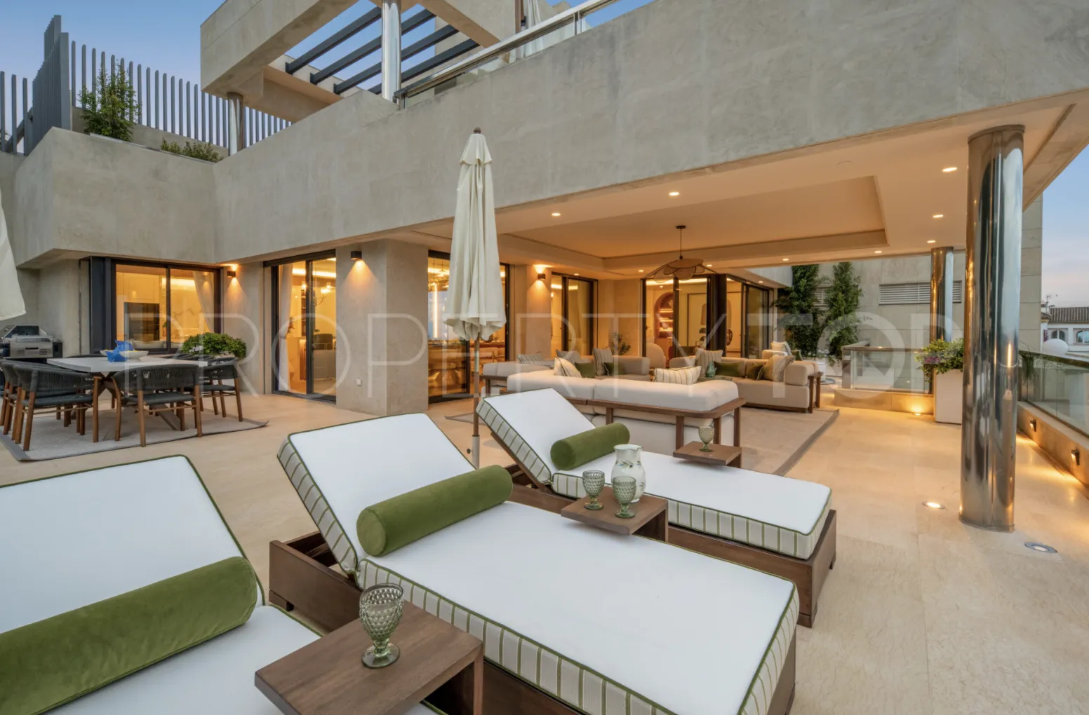 House for sale in Nueva Andalucia