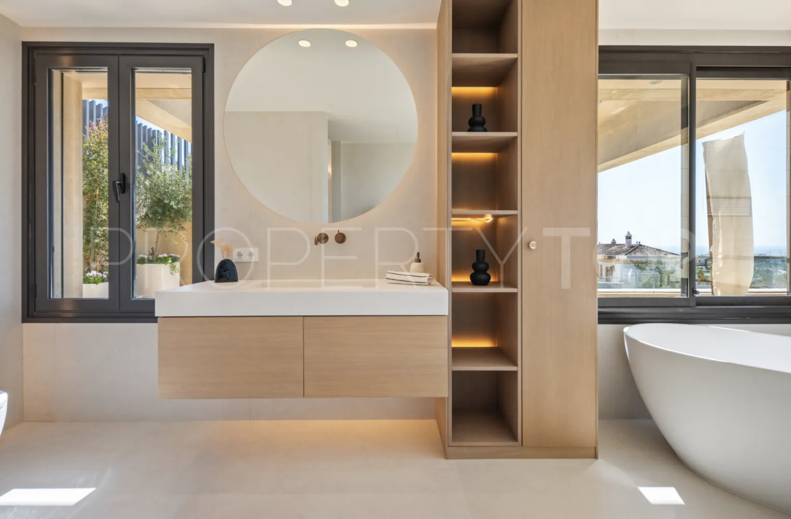 House for sale in Nueva Andalucia