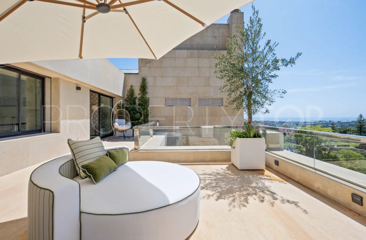 House for sale in Nueva Andalucia