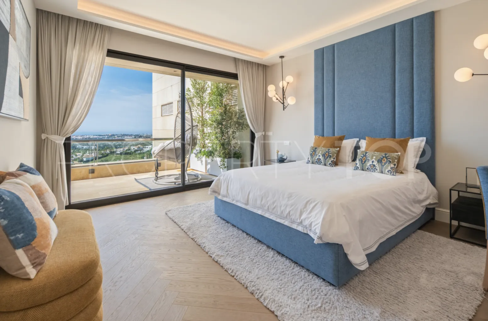 House for sale in Nueva Andalucia