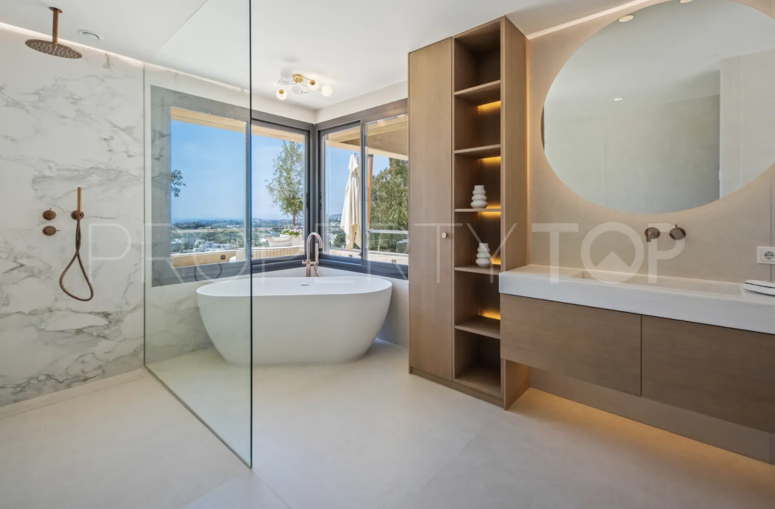 House for sale in Nueva Andalucia