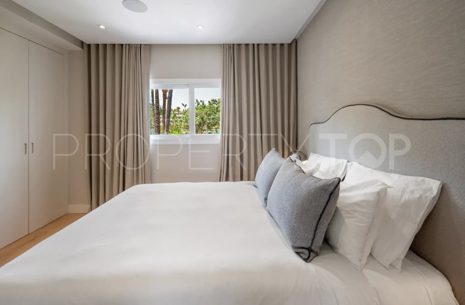 Buy Puente Romano apartment