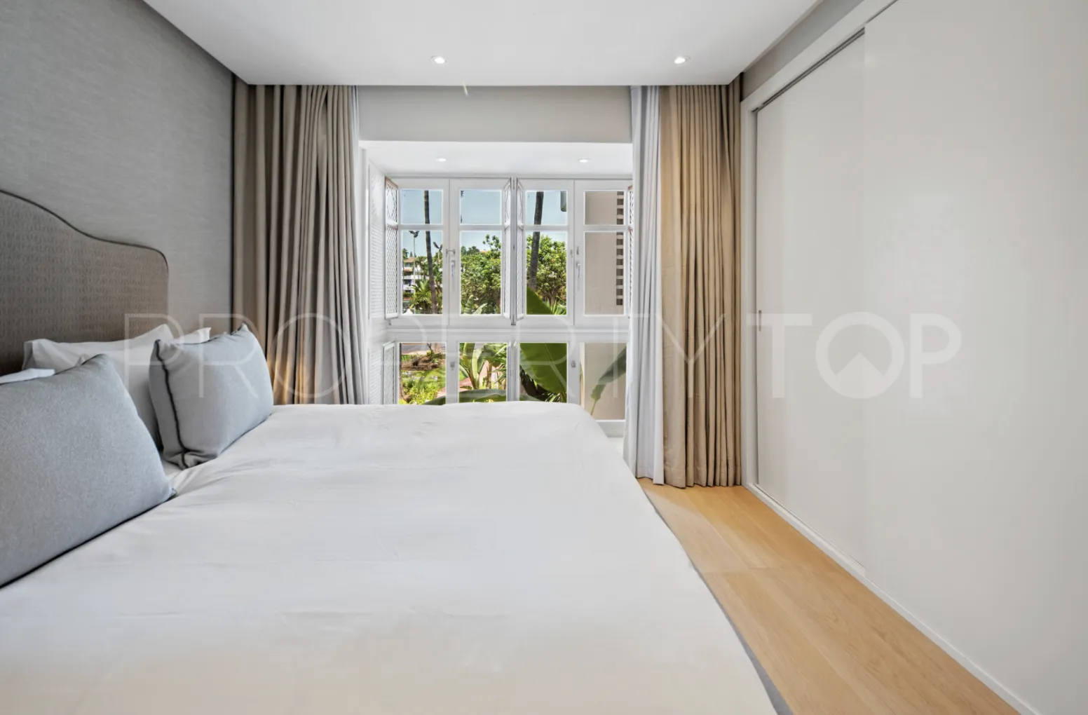 Buy Puente Romano apartment