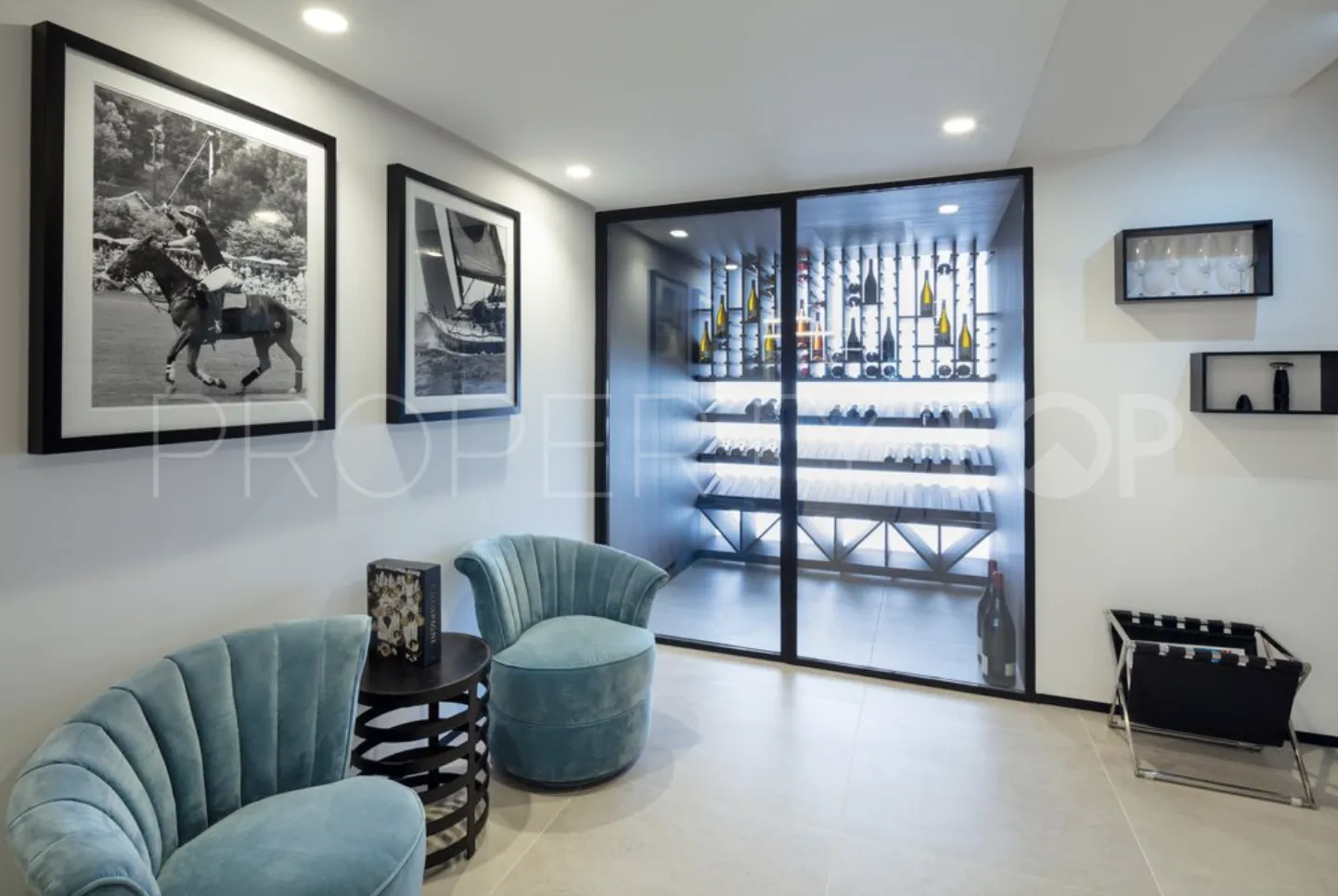 Villa de 5 dormitorios en venta en Nueva Andalucia