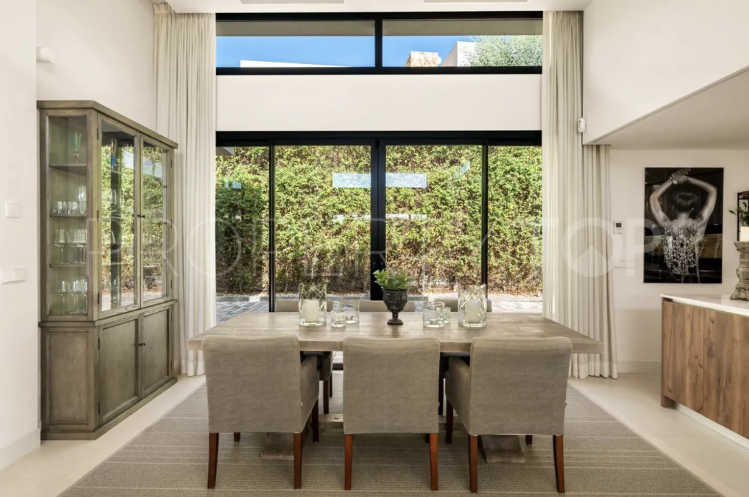 Villa en venta en Nueva Andalucia con 5 dormitorios