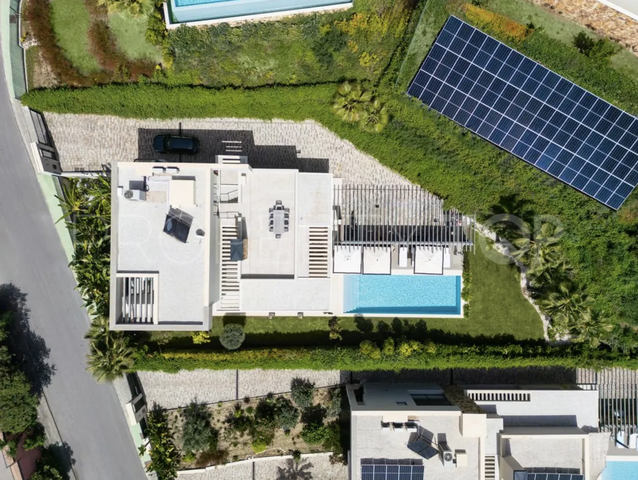 Villa en venta en Nueva Andalucia con 5 dormitorios