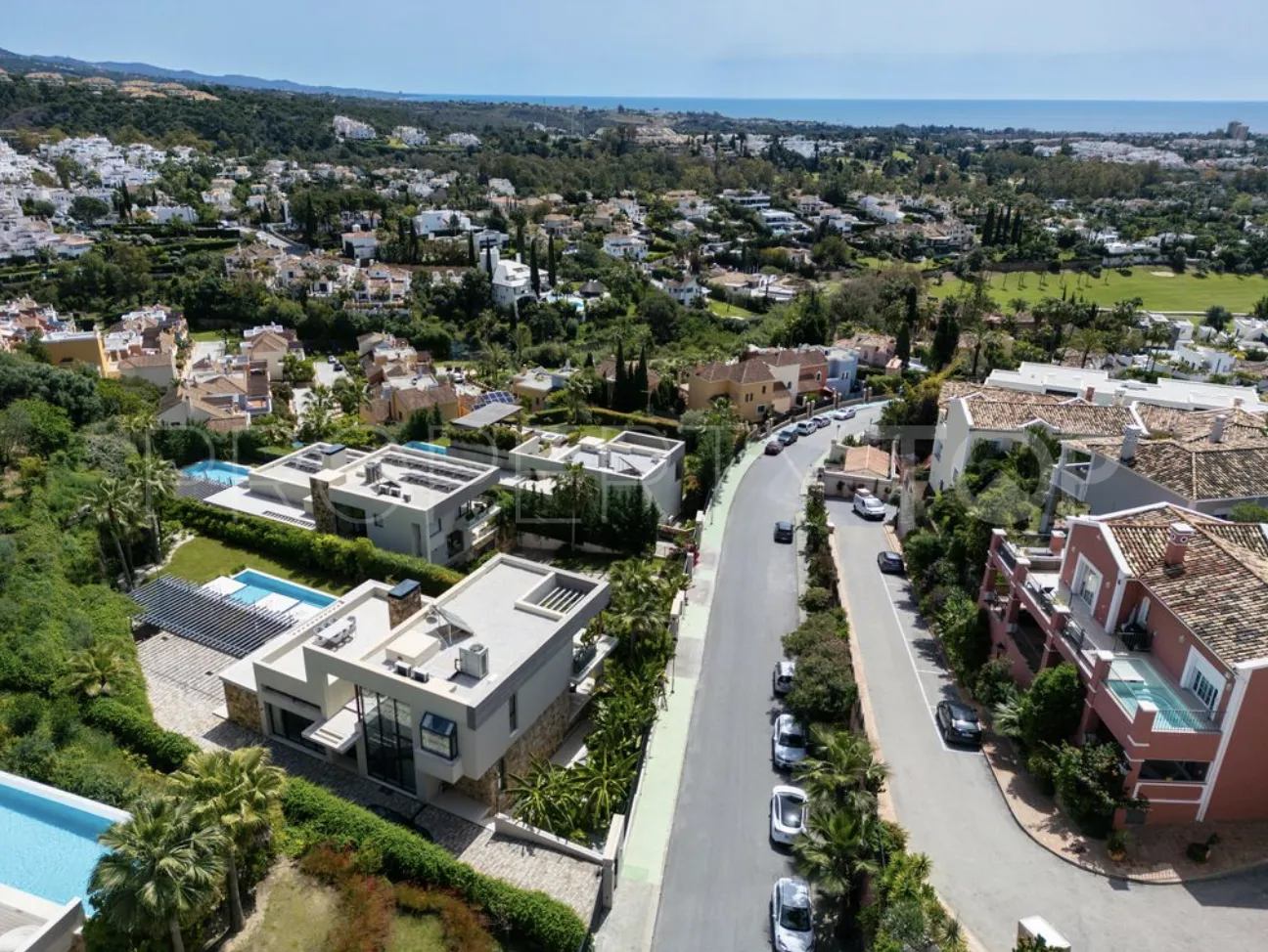 Villa en venta en Nueva Andalucia con 5 dormitorios
