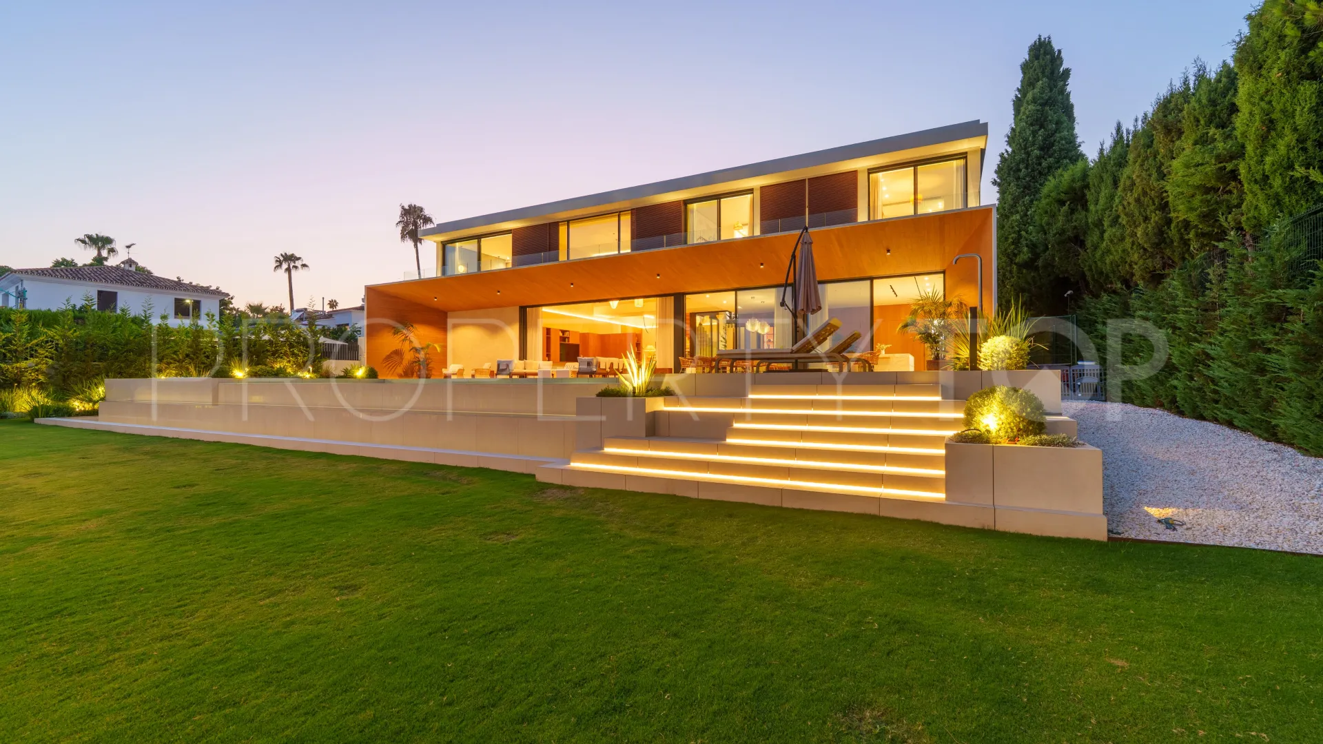 Villa for sale in Guadalmina Alta