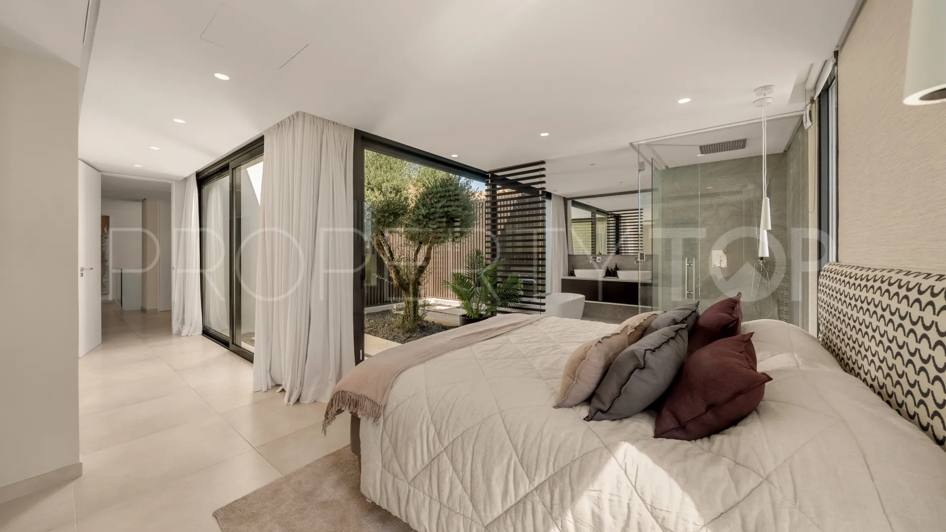 Villa a la venta en Nueva Andalucia