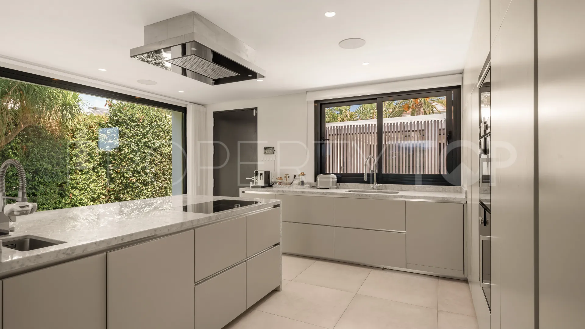 Villa a la venta en Nueva Andalucia