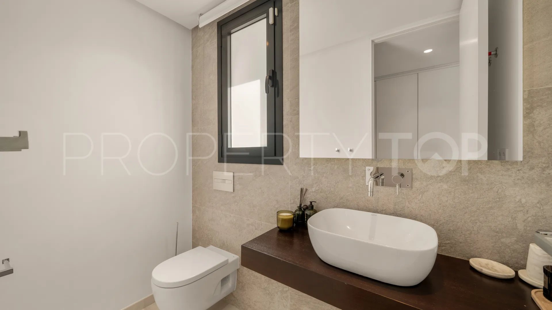 Villa a la venta en Nueva Andalucia