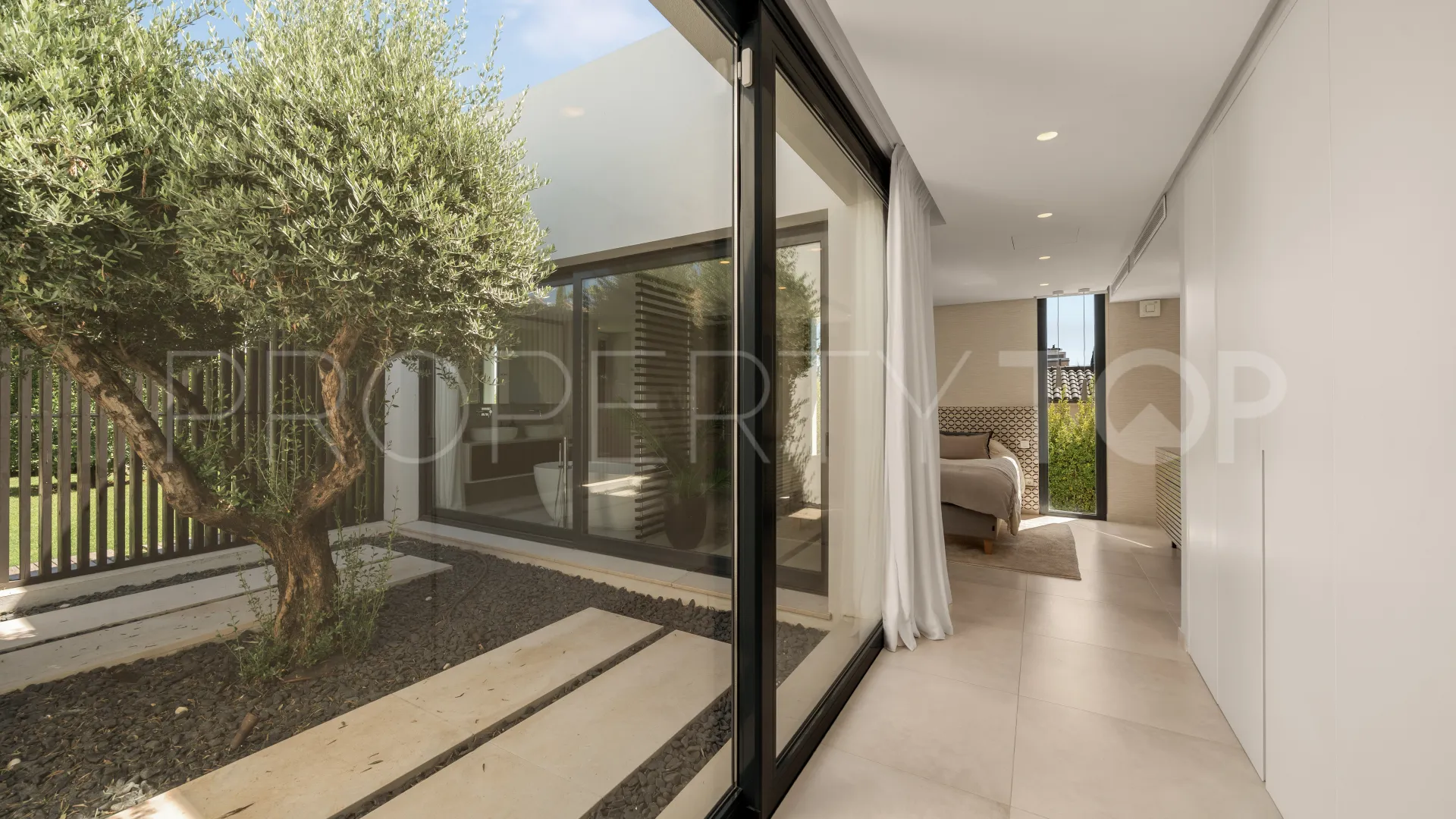 Villa a la venta en Nueva Andalucia