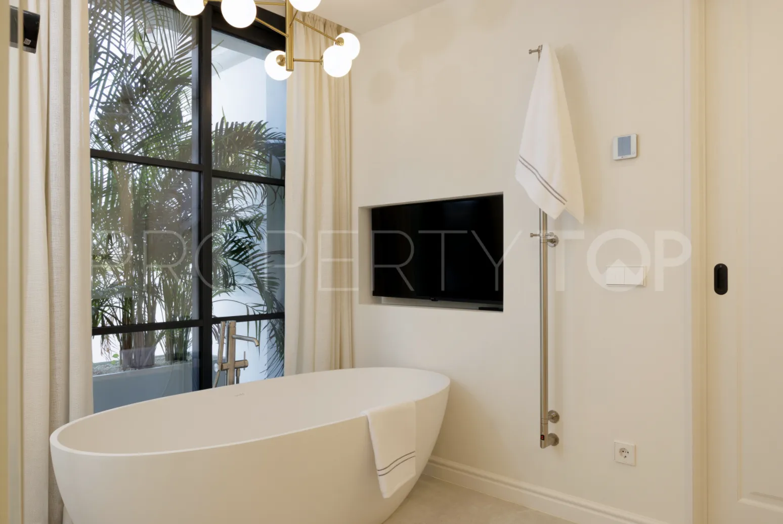 Villa de 5 dormitorios en venta en La Quinta