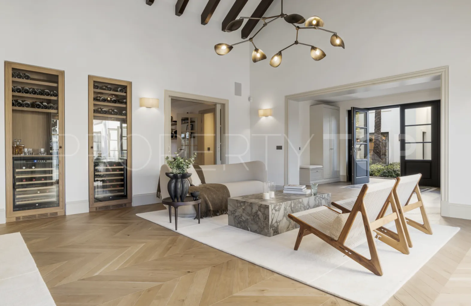 6 bedrooms villa for sale in Nueva Andalucia