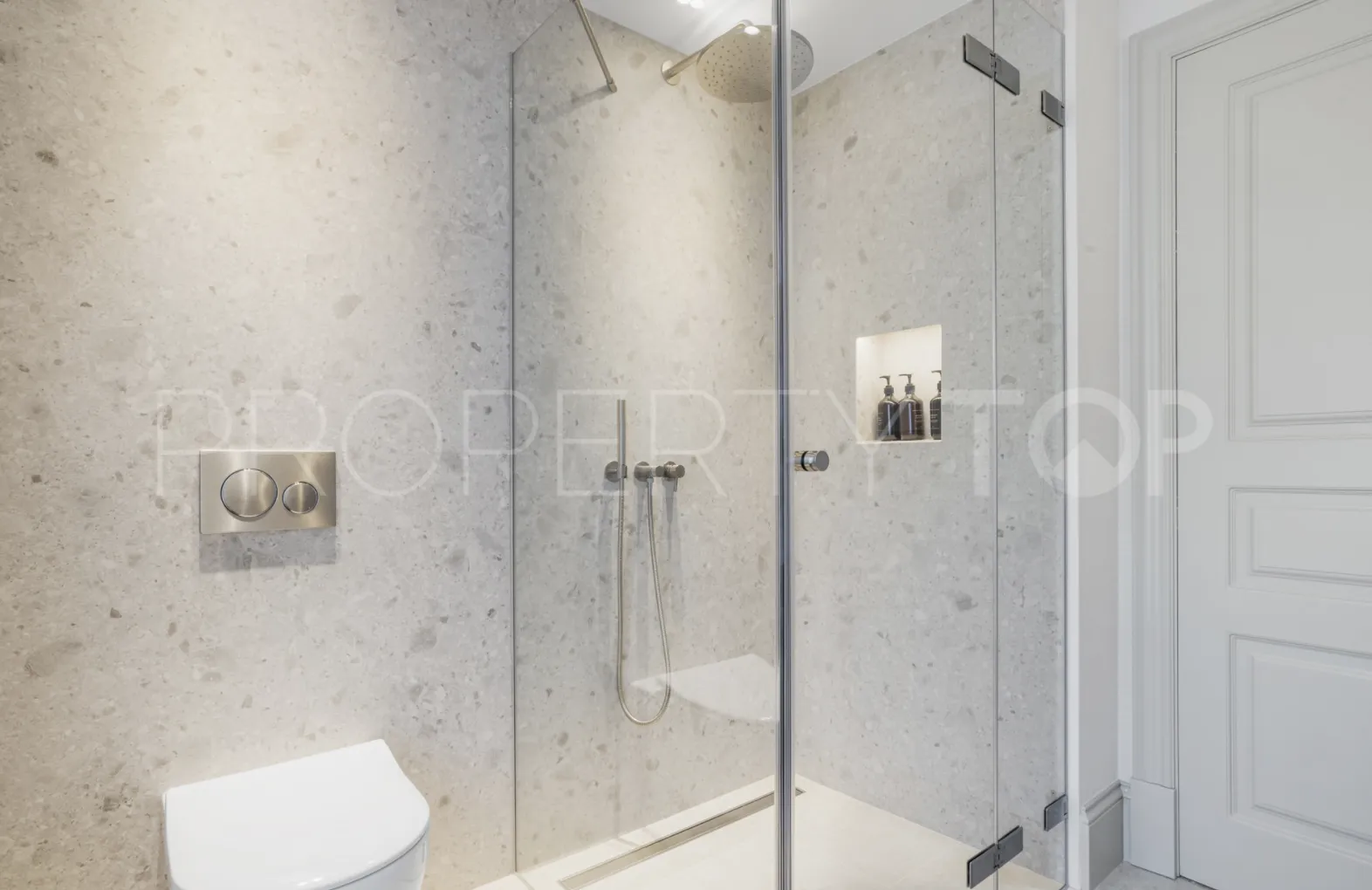 6 bedrooms villa for sale in Nueva Andalucia
