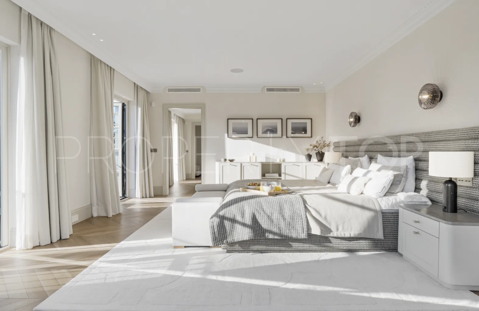 6 bedrooms villa for sale in Nueva Andalucia
