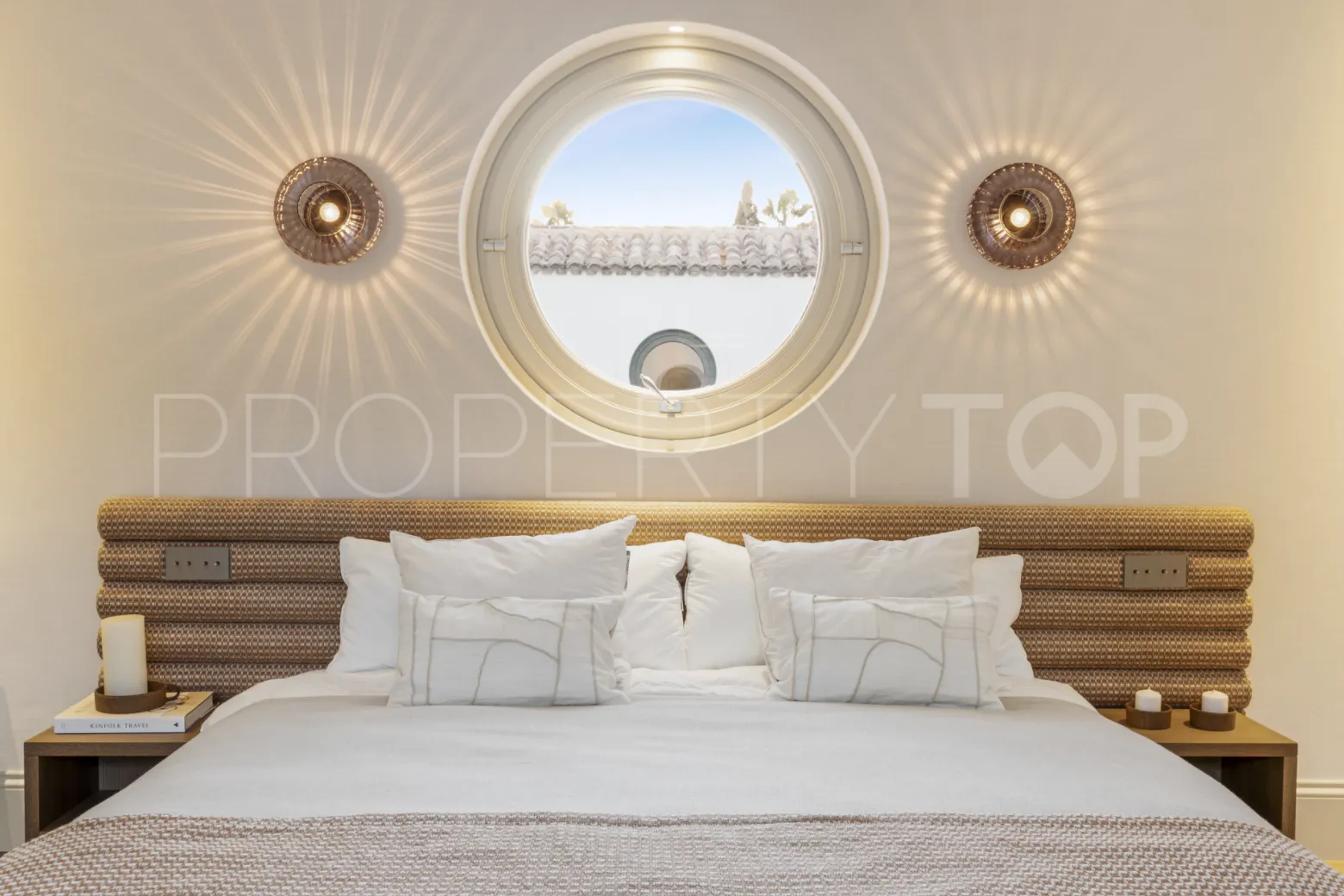 6 bedrooms villa for sale in Nueva Andalucia