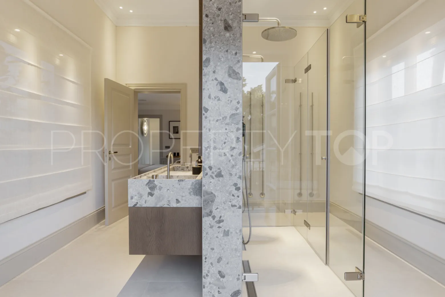 6 bedrooms villa for sale in Nueva Andalucia