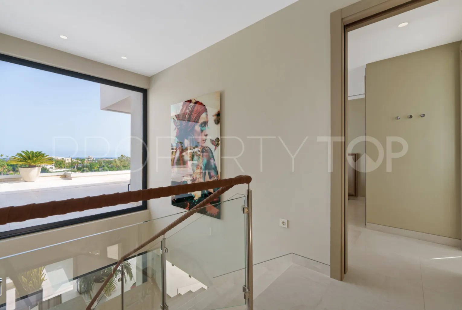 5 bedrooms villa in Nueva Andalucia for sale