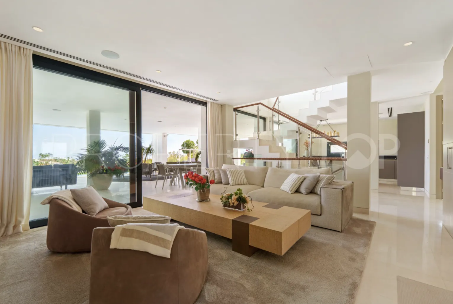 5 bedrooms villa in Nueva Andalucia for sale