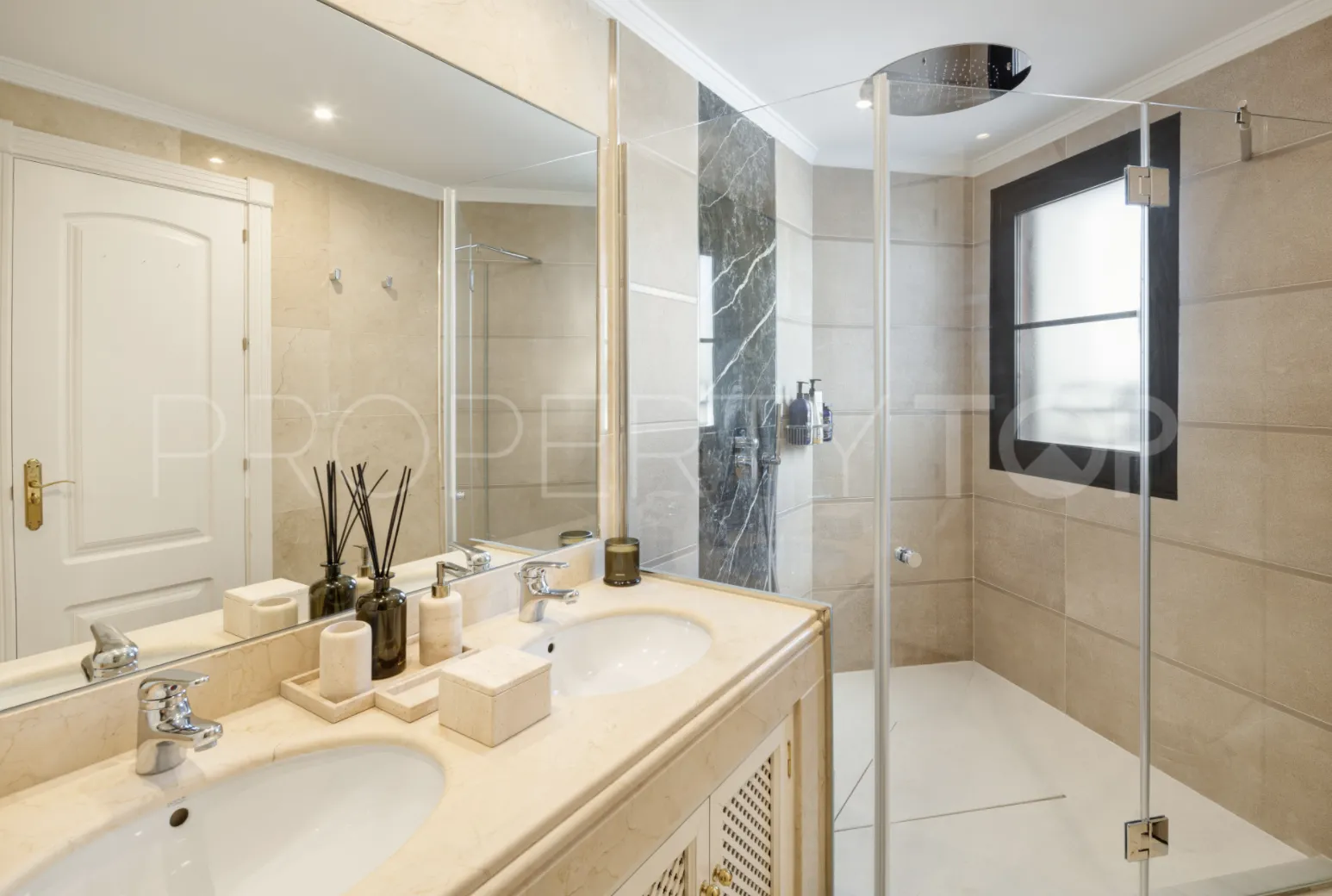La Quinta, villa a la venta de 4 dormitorios