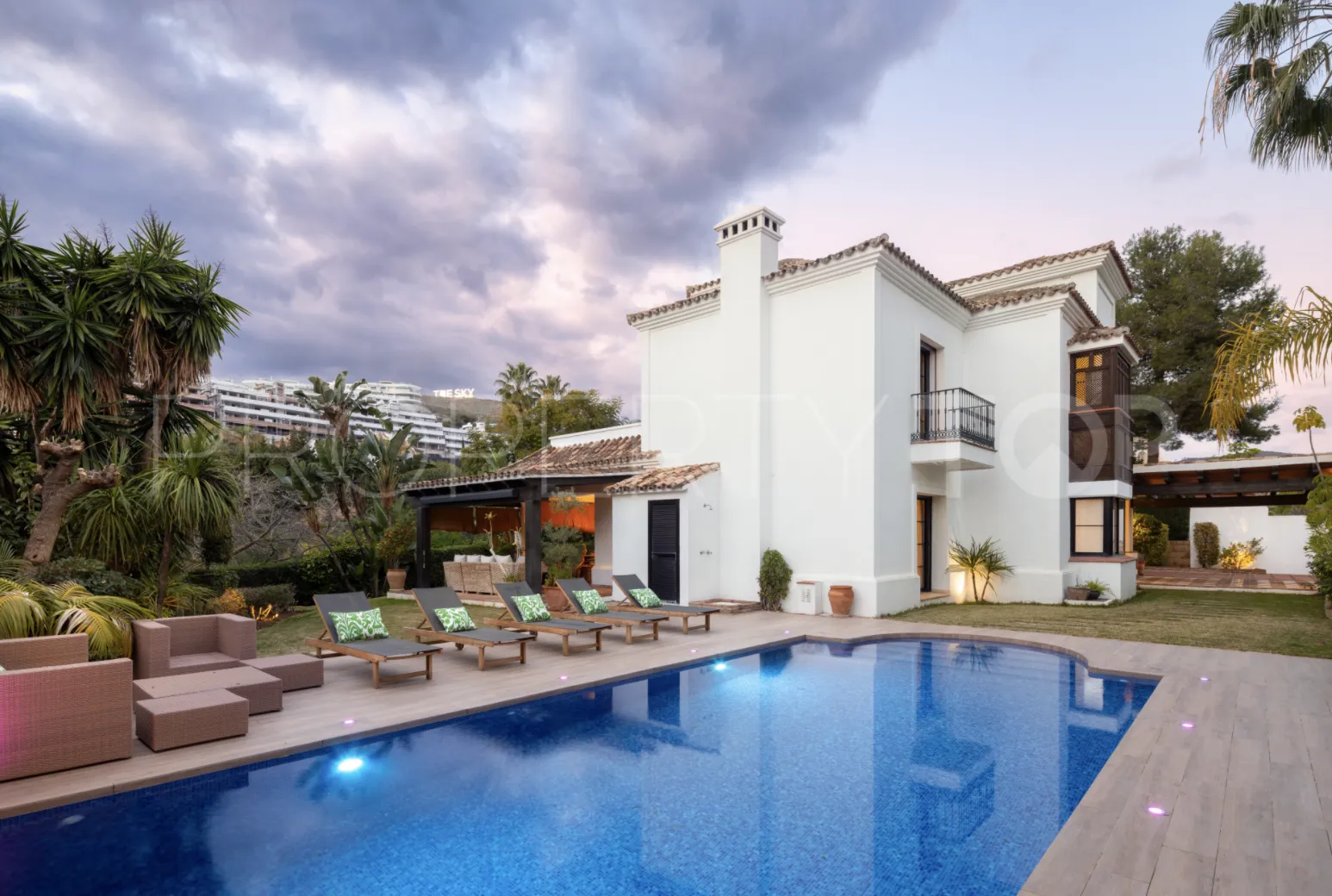 La Quinta, villa a la venta de 4 dormitorios