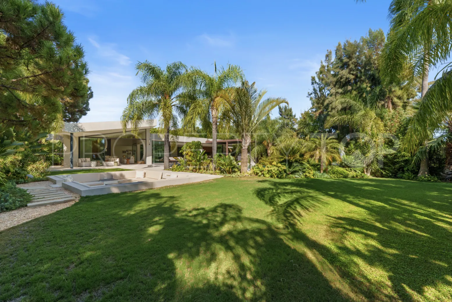 For sale villa in Las Chapas with 5 bedrooms