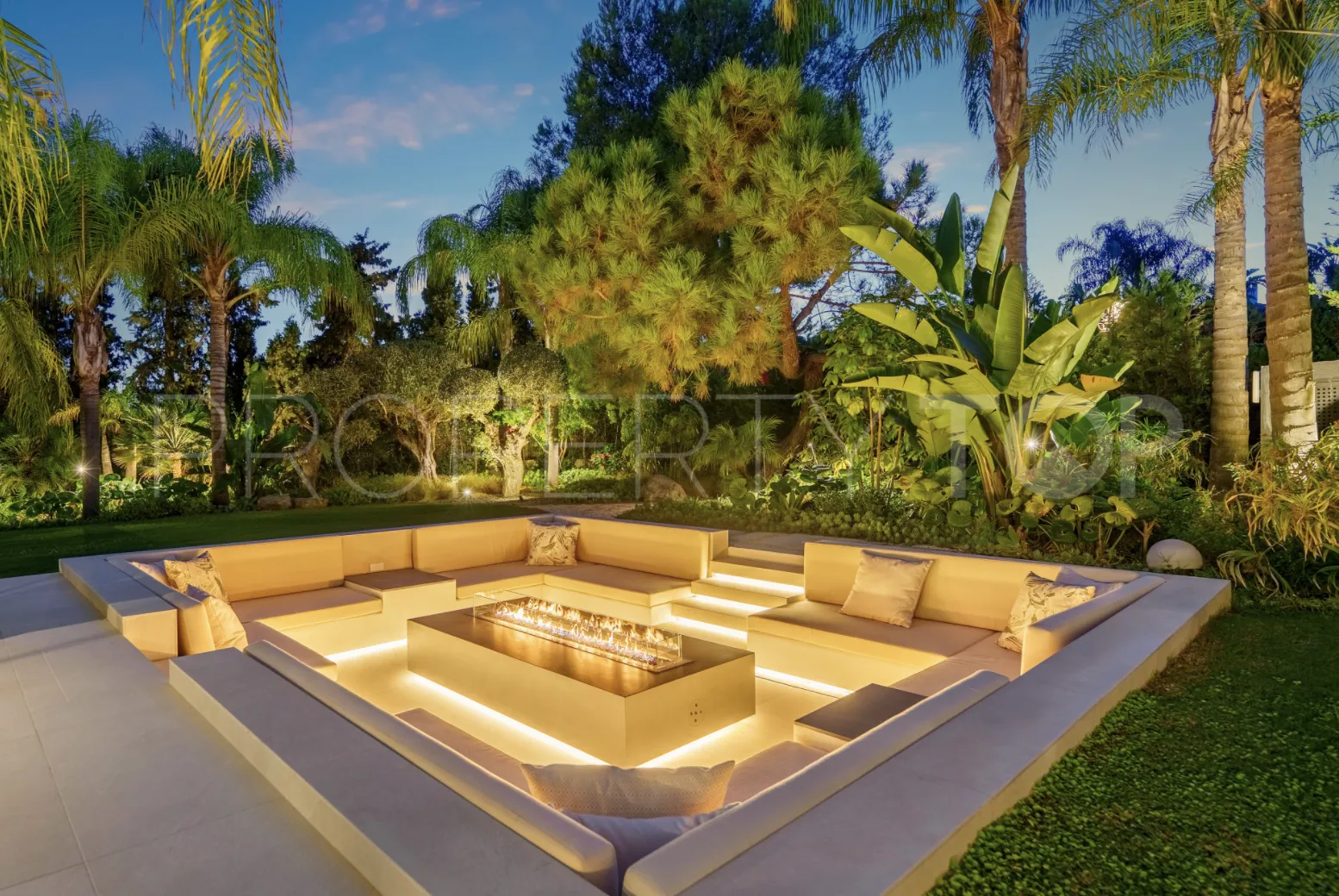 For sale villa in Las Chapas with 5 bedrooms