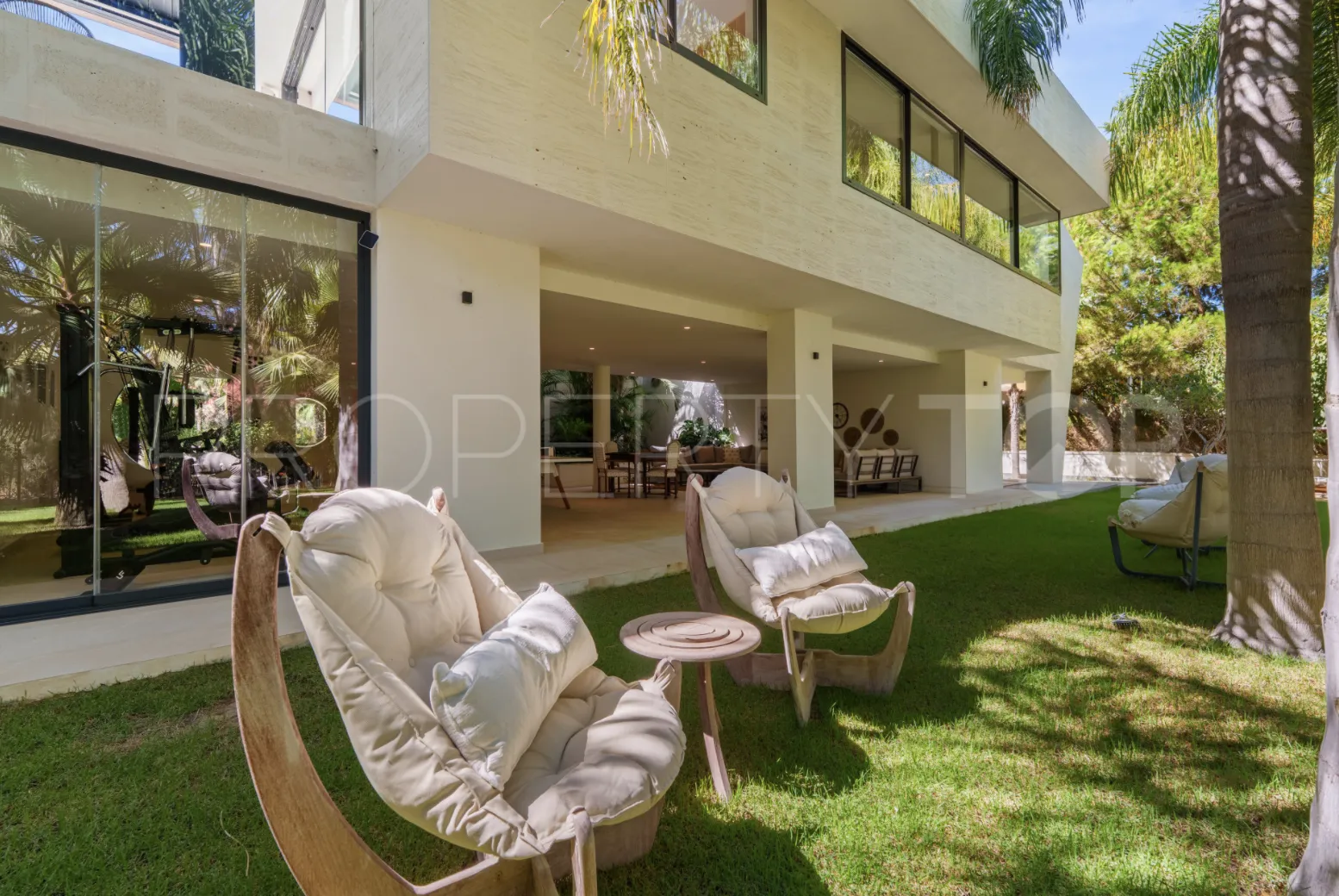 For sale villa in Las Chapas with 5 bedrooms