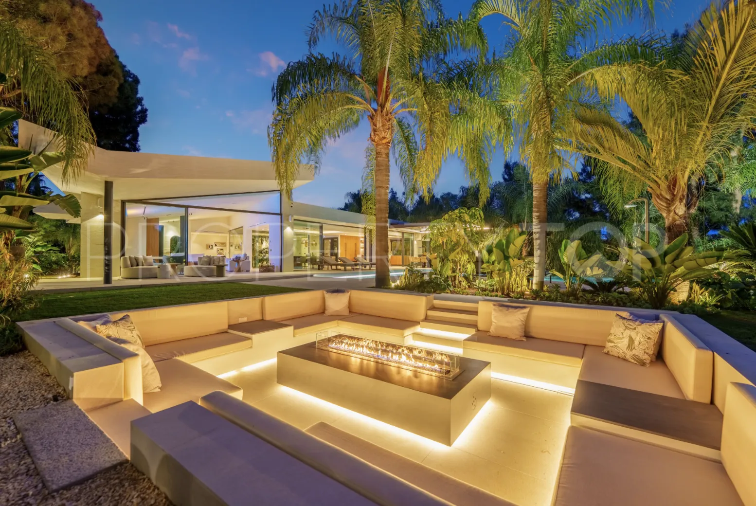 For sale villa in Las Chapas with 5 bedrooms