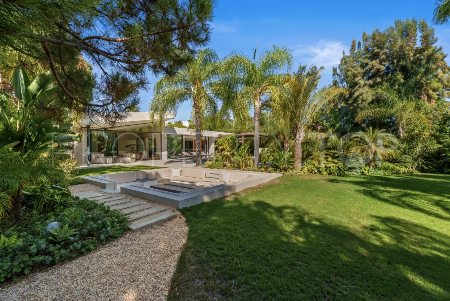 For sale villa in Las Chapas with 5 bedrooms
