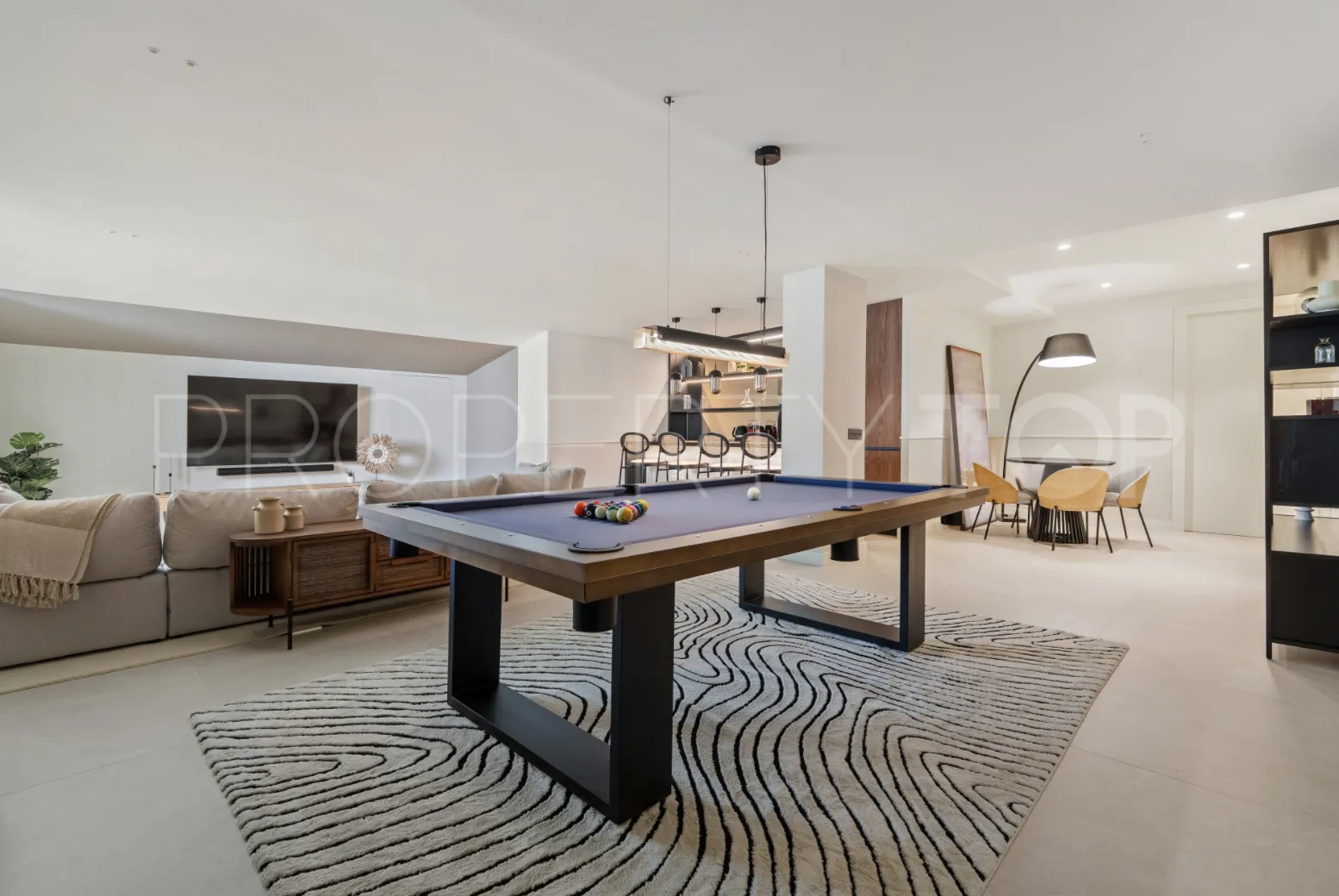 For sale villa in Las Chapas with 5 bedrooms