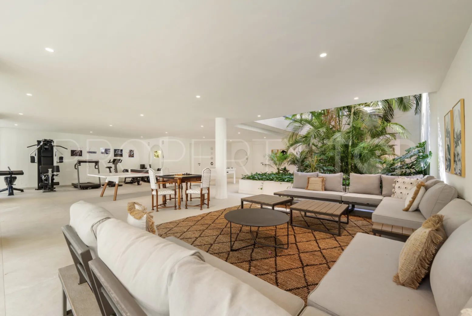 For sale villa in Las Chapas with 5 bedrooms