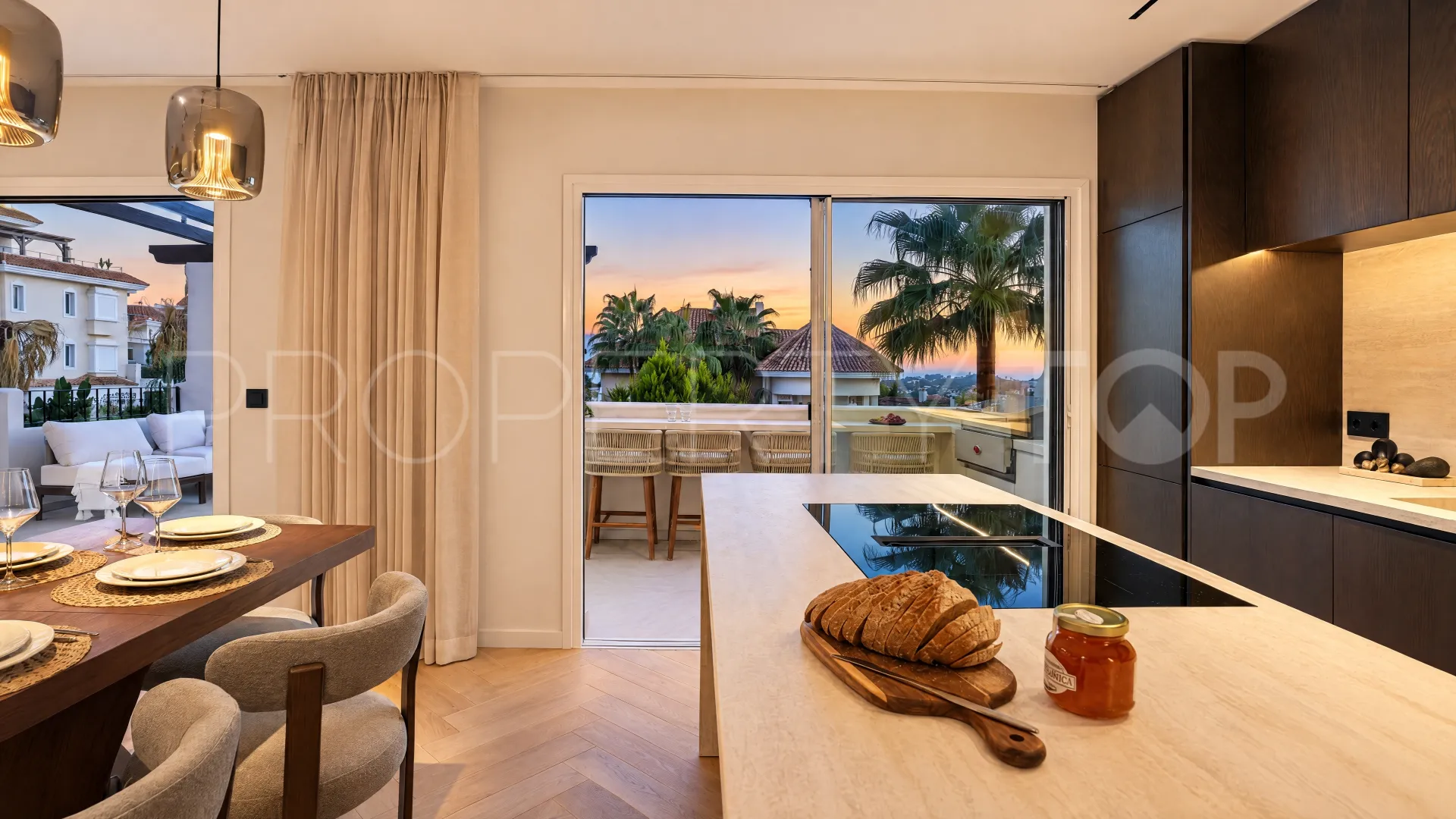 Se vende atico duplex en Nueva Andalucia