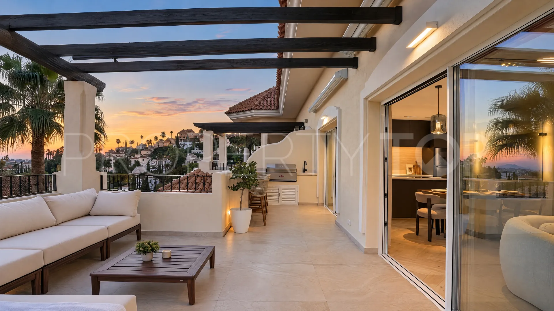 Se vende atico duplex en Nueva Andalucia