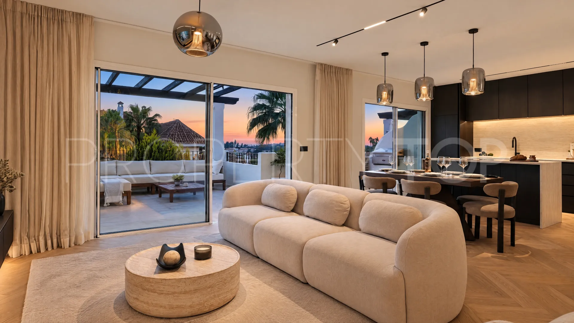 Se vende atico duplex en Nueva Andalucia