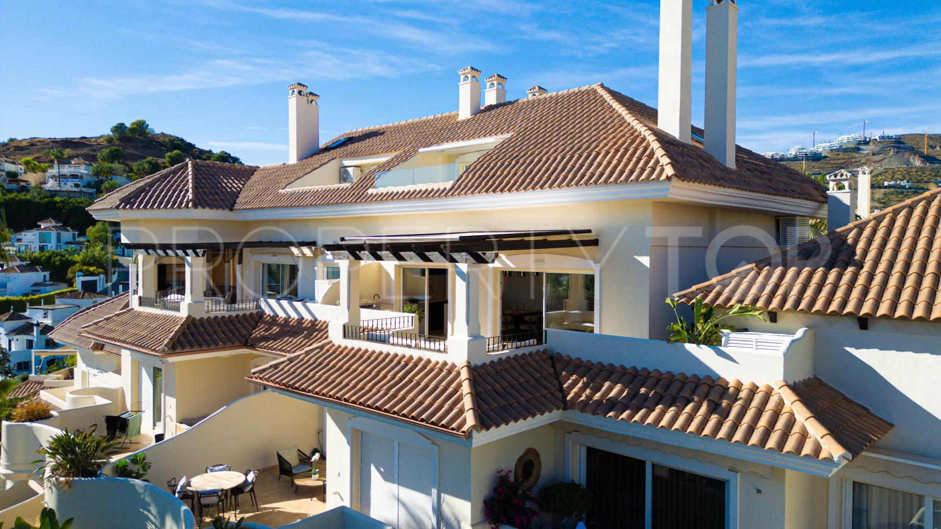 Se vende atico duplex en Nueva Andalucia