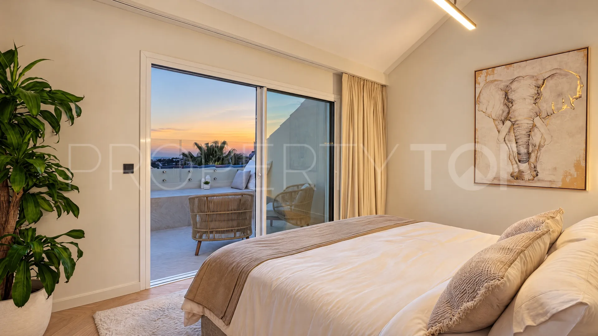 Se vende atico duplex en Nueva Andalucia