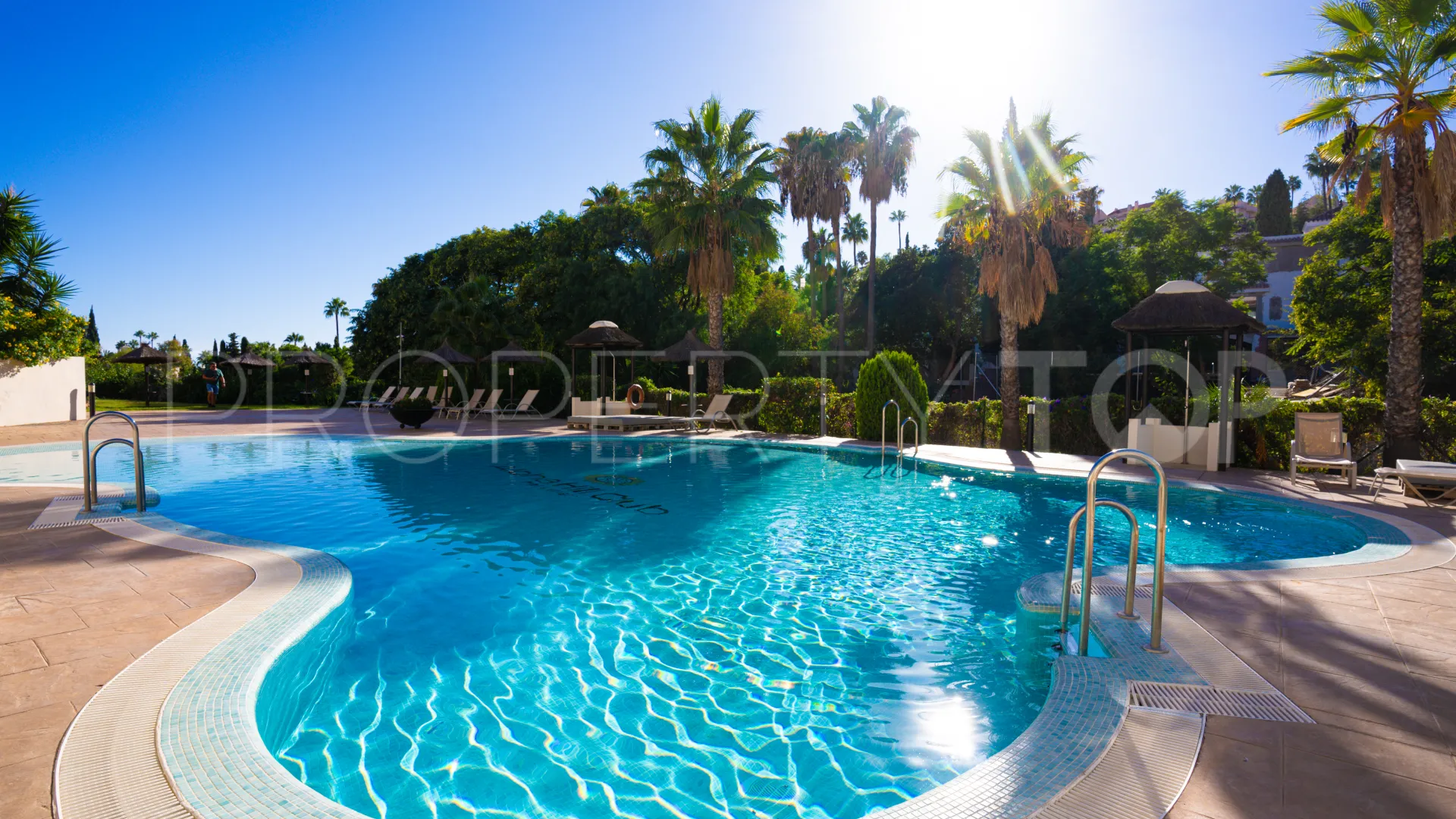 Se vende atico duplex en Nueva Andalucia