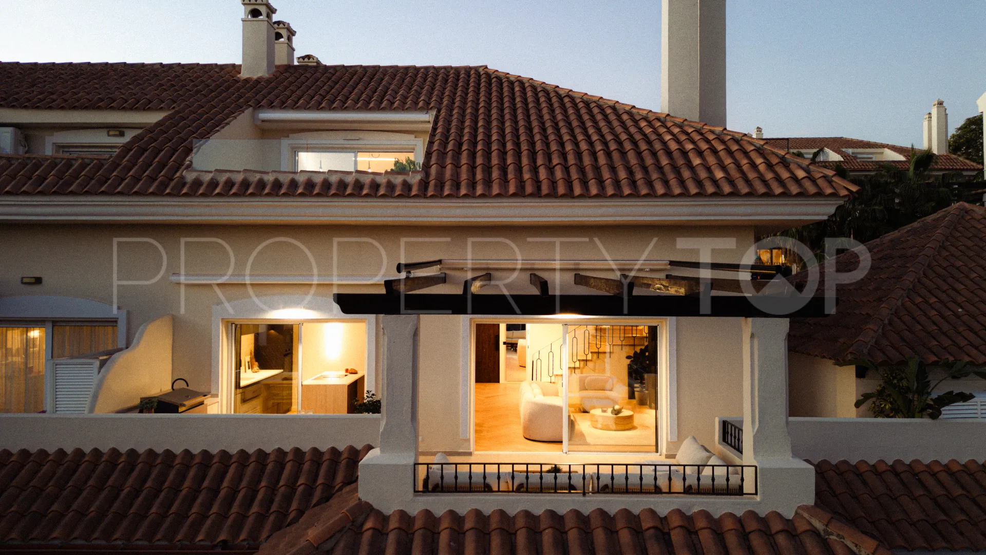 Se vende atico duplex en Nueva Andalucia