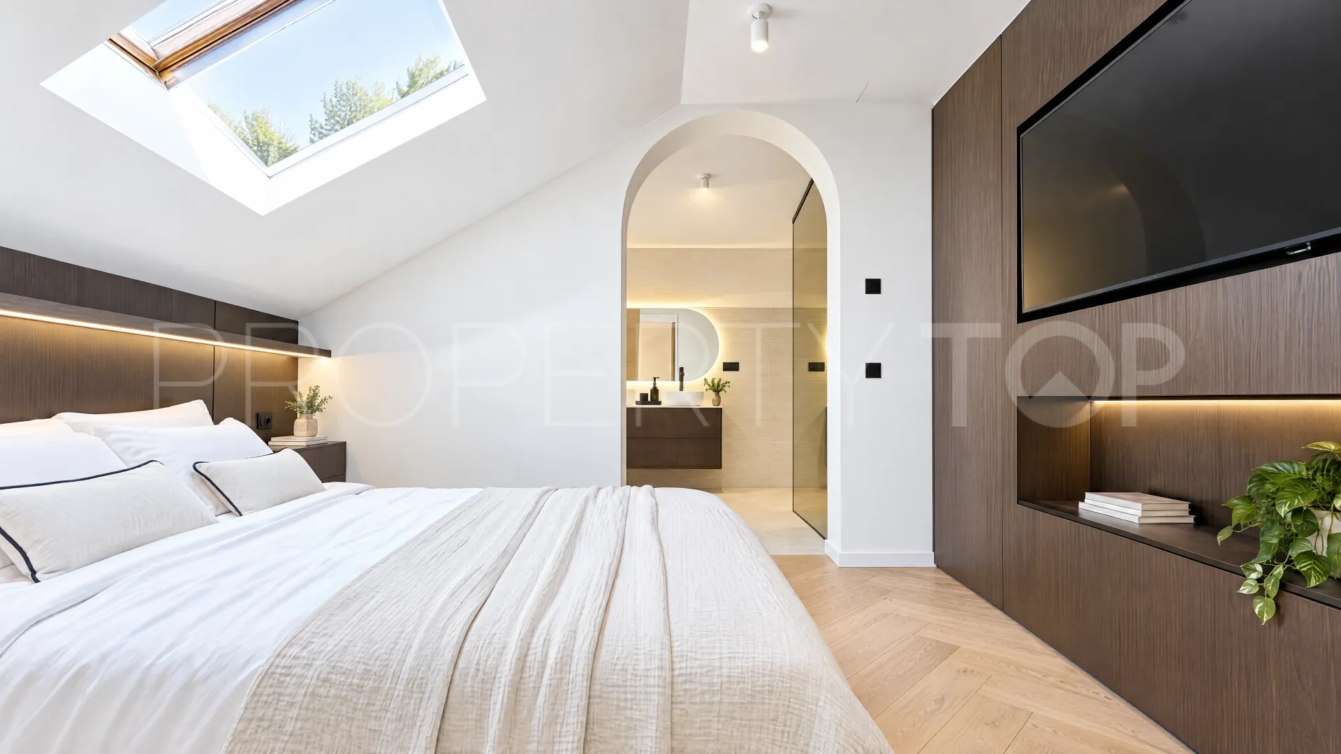 Se vende atico duplex en Nueva Andalucia