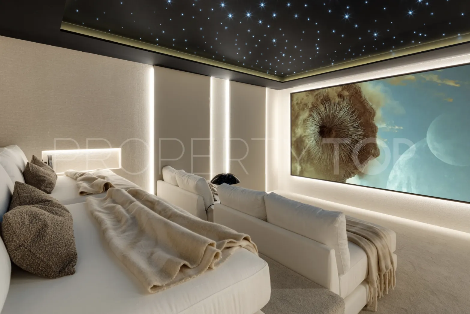 Buy Nueva Andalucia 5 bedrooms villa