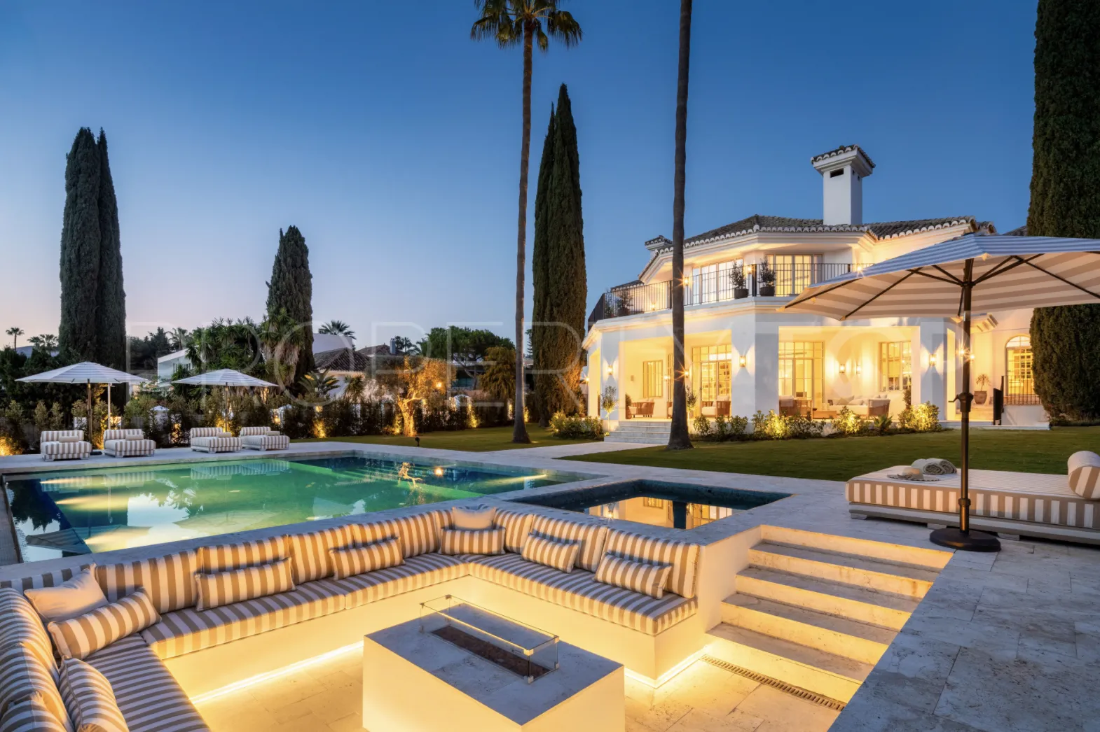Buy Nueva Andalucia 5 bedrooms villa