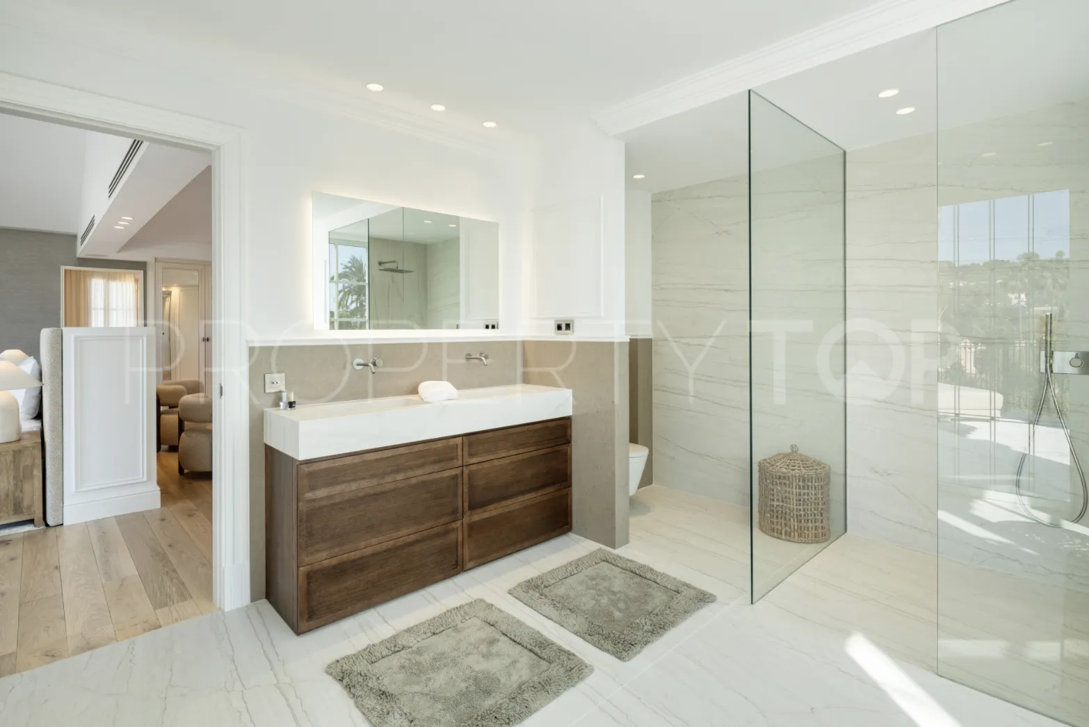 Buy Nueva Andalucia 5 bedrooms villa