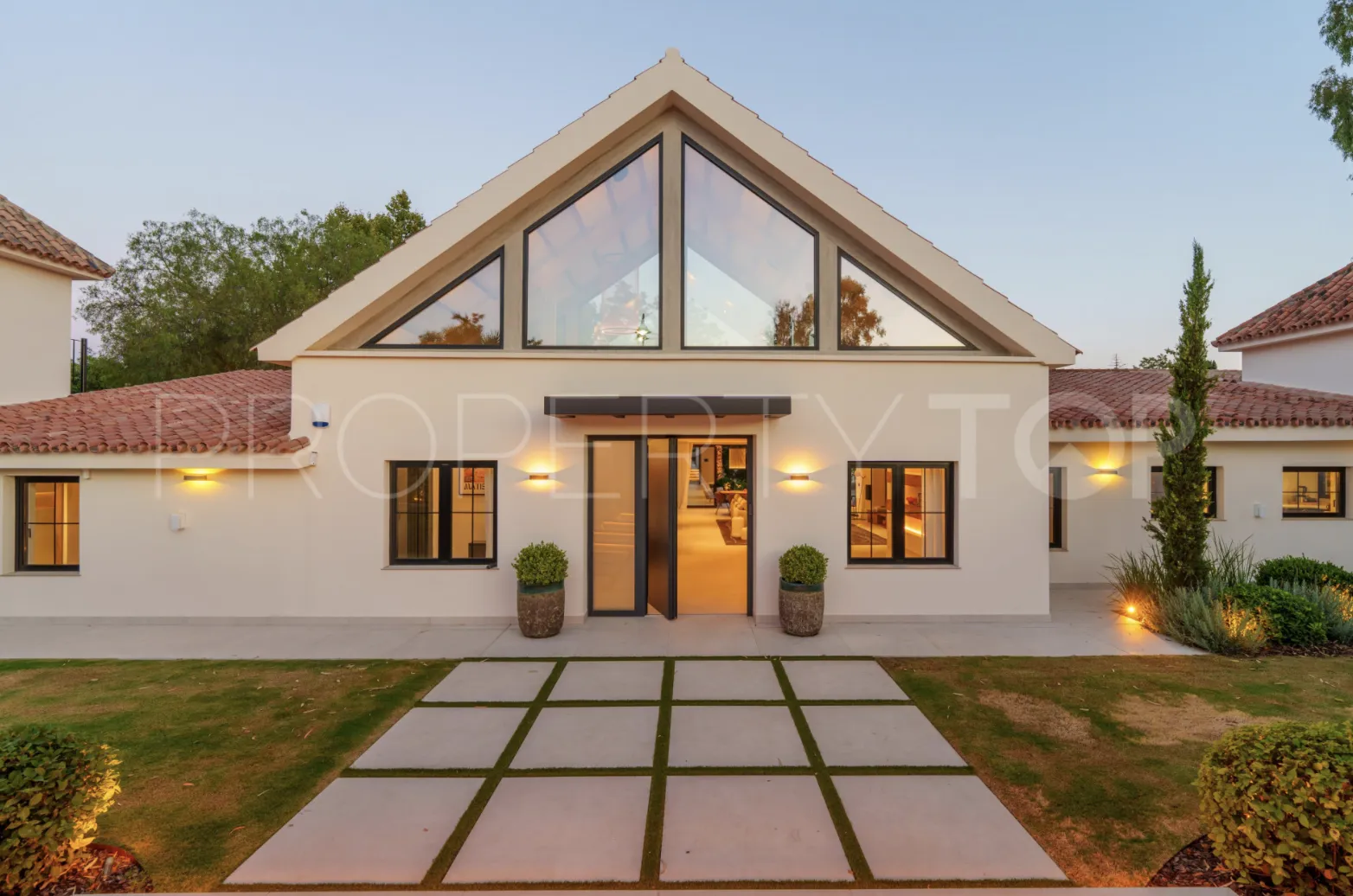 Buy villa with 5 bedrooms in Marbella - Puerto Banus