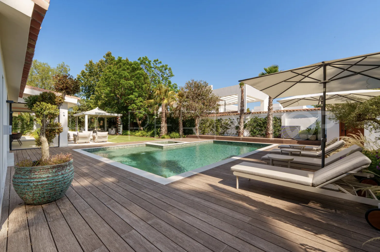 Buy villa with 5 bedrooms in Marbella - Puerto Banus