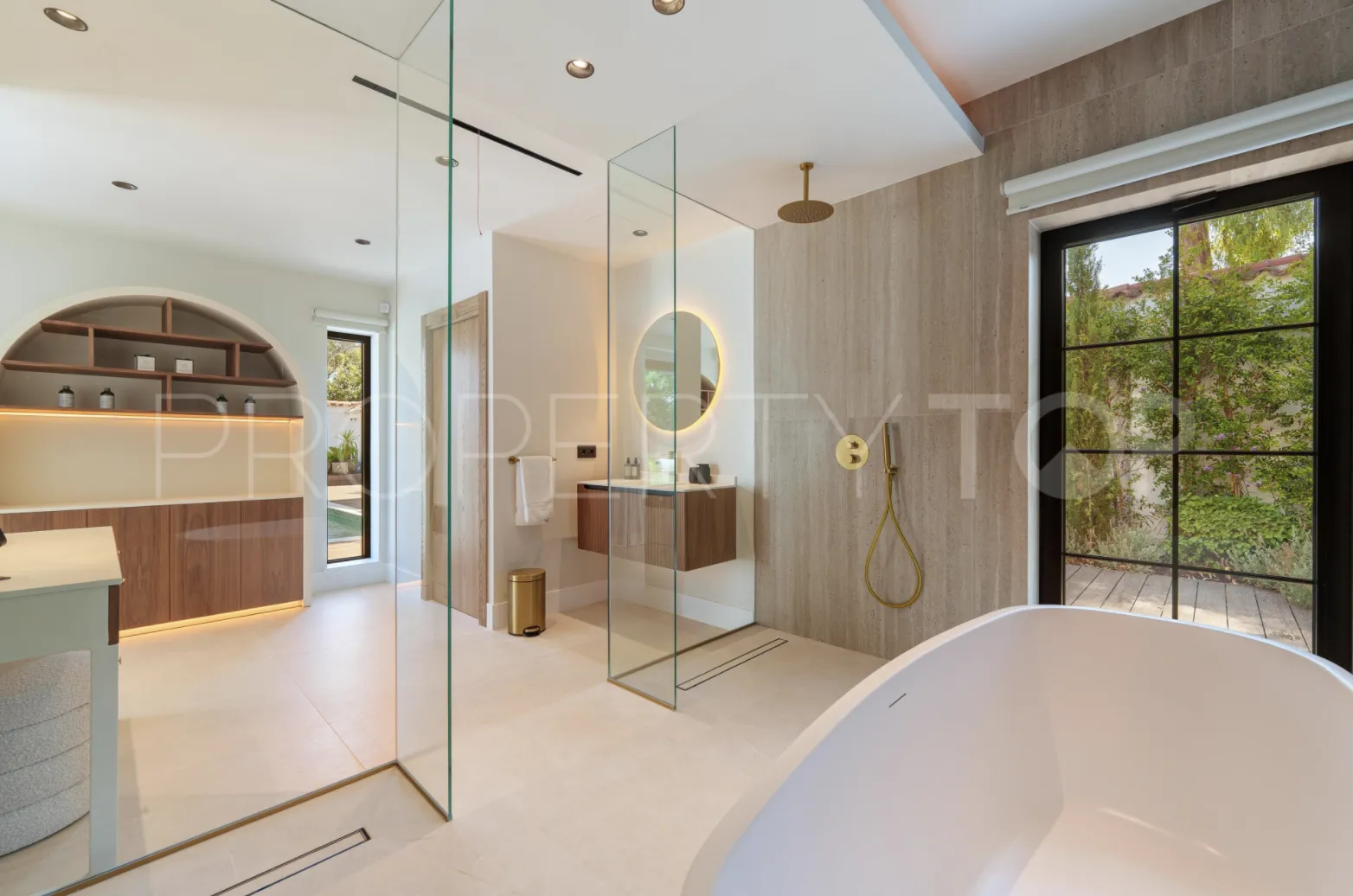 Buy villa with 5 bedrooms in Marbella - Puerto Banus
